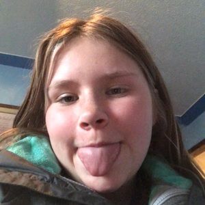 Meet your Posher, Lina